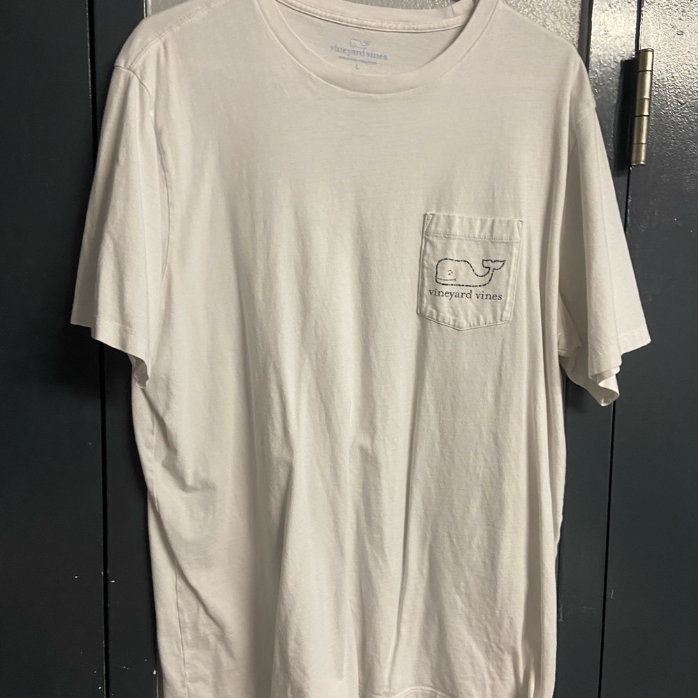 white vineyards whale tee